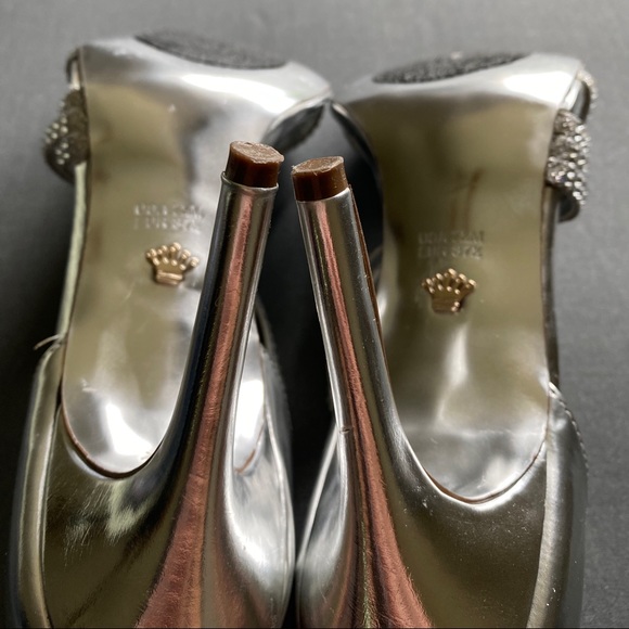 NINA Strappy Heel • Size 7 1/2 • Silver • Worn Once - Picture 3 of 8